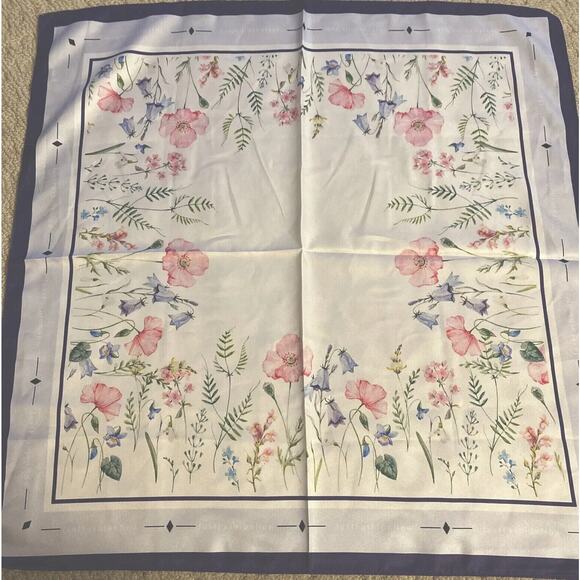 JFN Just Fashion Now square scarf floral lavender purple pink floral romantic - Picture 1 of 4